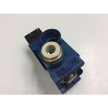 5791500220 India Australia AVENTICS REXROTH  DIRECTIONAL VALVE V579-3/2NC-DA06-024DC-04-RV2